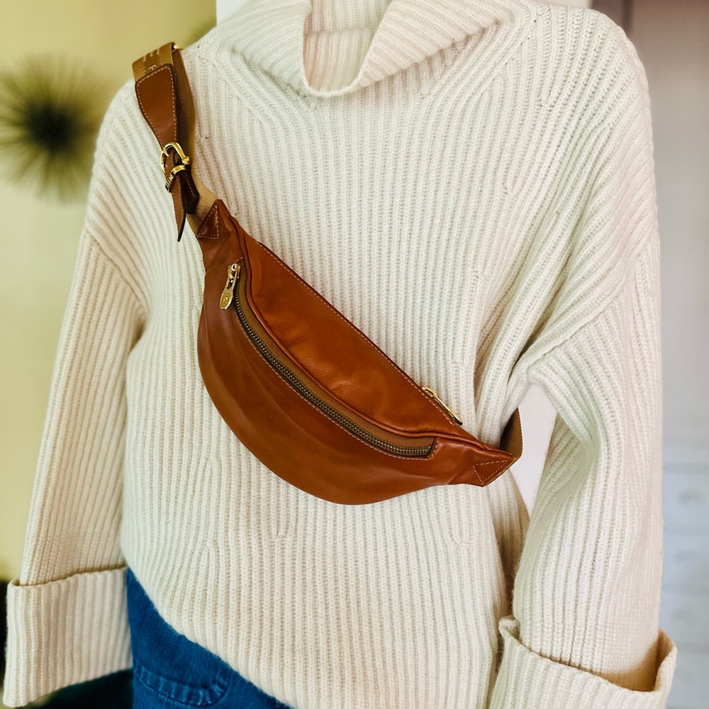 CELINE | Tan Leather Pouch - Picture 4 of 10